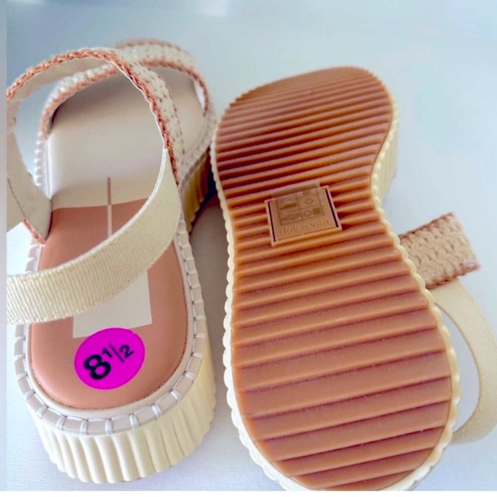 *NEW* Dolce Vita Drake Sandals in cream/tan